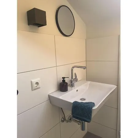 1 Porzig Modern Retreat *