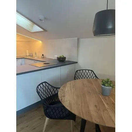 1 Porzig Modern Retreat